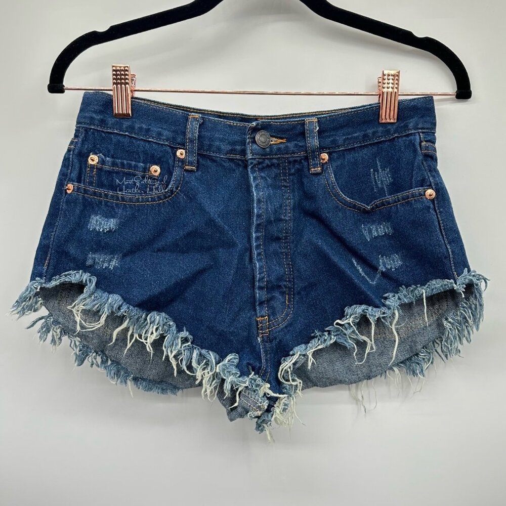 Forever 21 Button Fly Dark Wash Distressed Fringe Booty Shorts Size 27